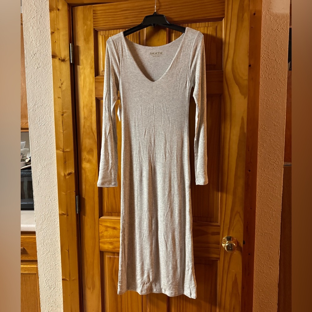 Skatie Light Gray Long Sleeve Dress